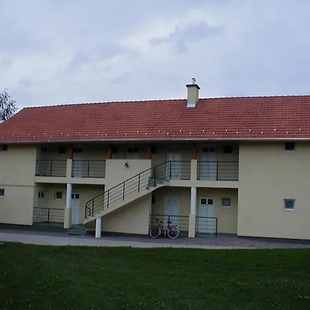 Janko Apartmanhaz *
